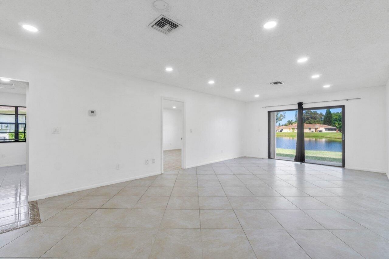 1620 Granfern Avenue, Unit 1620, West Palm Beach, FL 33415 Photo