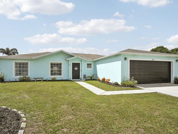 572 SW Bacon Terrace, Port St. Lucie, FL 34953