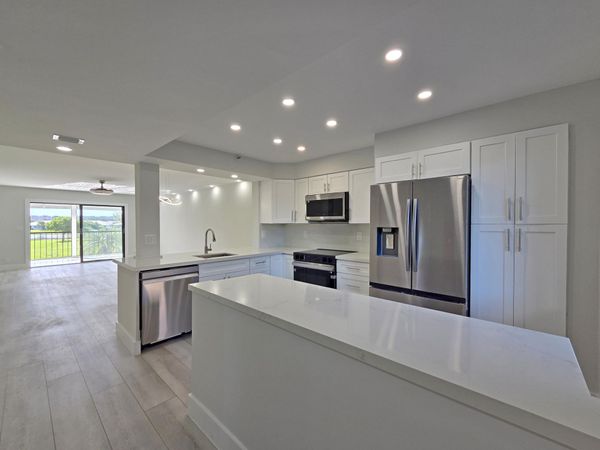 14426 Amberly Lane, Unit 203, Delray Beach, FL 33446