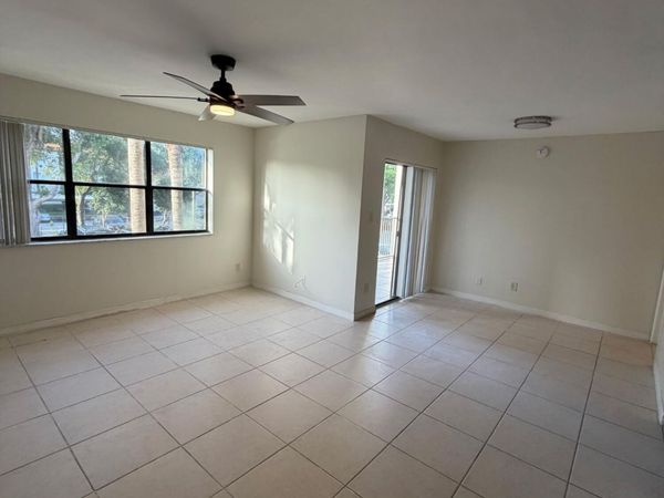 540 S Park Road, Unit 25-9, Hollywood, FL 33021