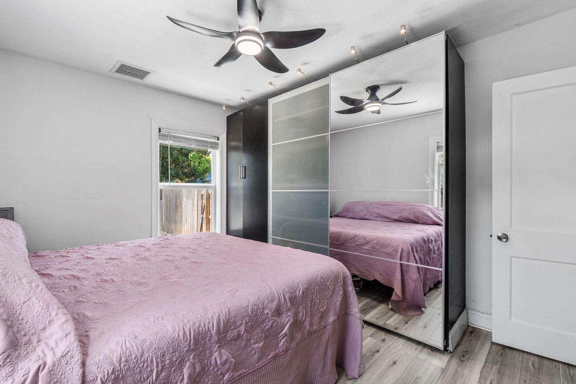 512 36th Street, West Palm Beach, FL 33407 Photo