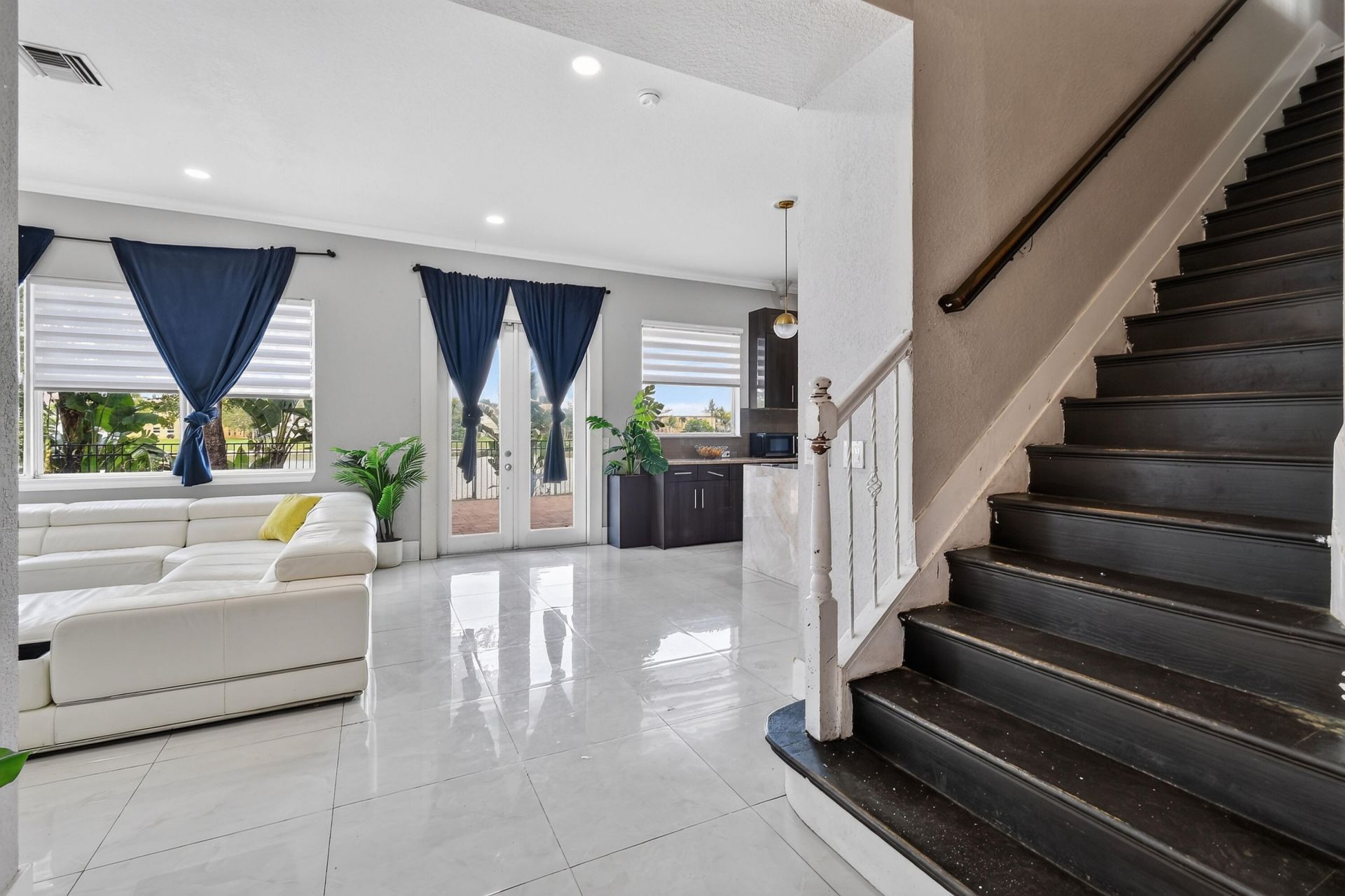 700 Cresta Circle, West Palm Beach, FL 33413 Photo