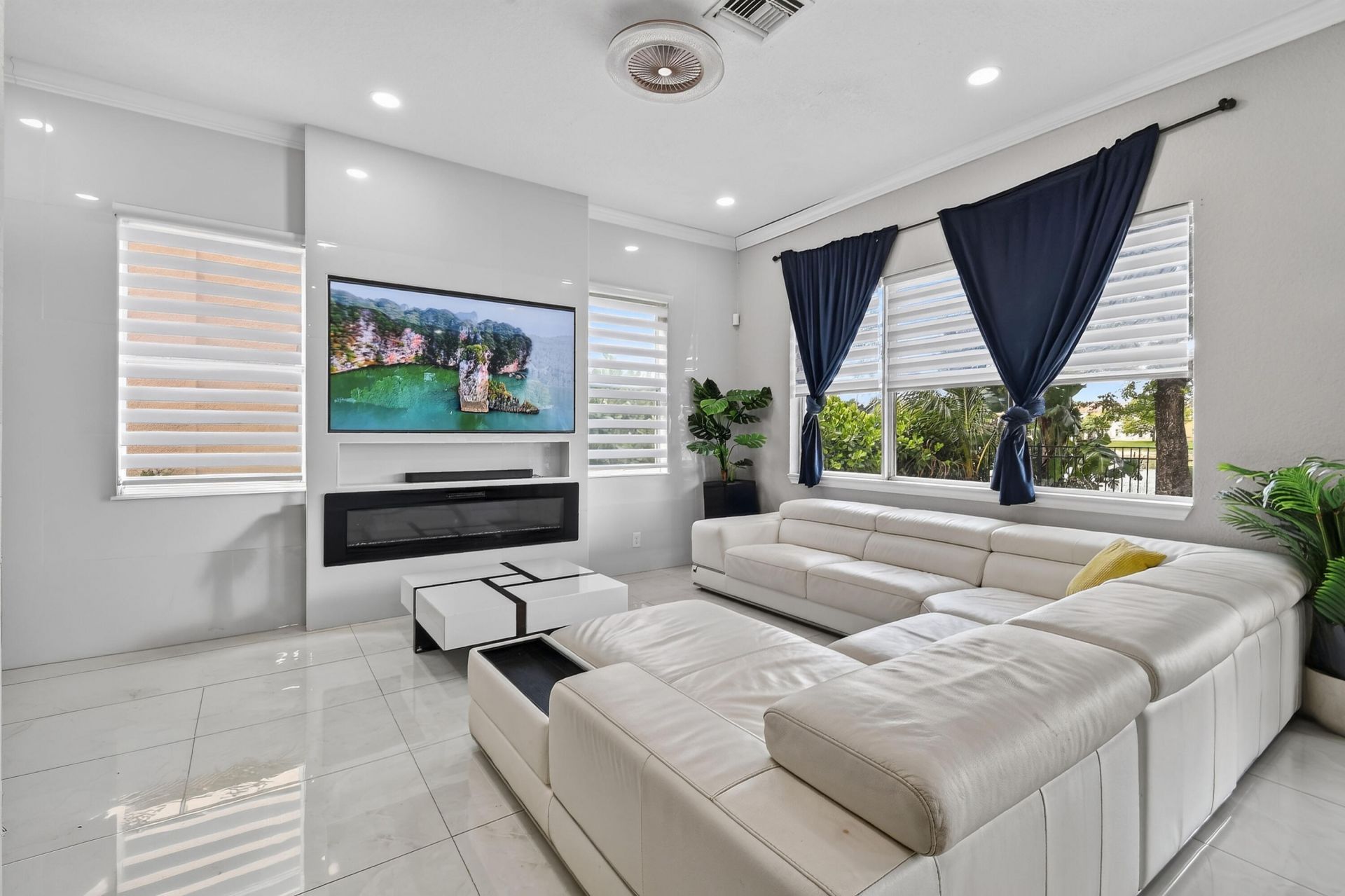 700 Cresta Circle, West Palm Beach, FL 33413 Photo