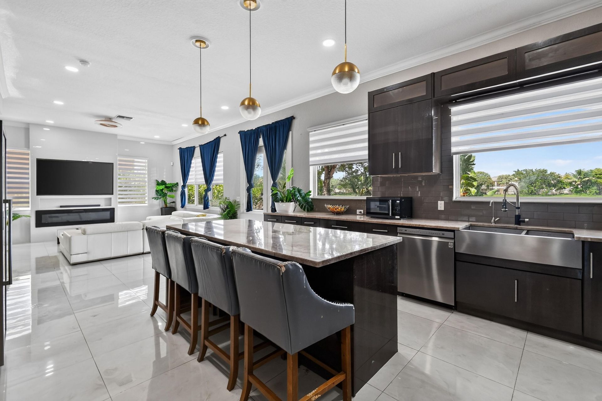 700 Cresta Circle, West Palm Beach, FL 33413 Photo