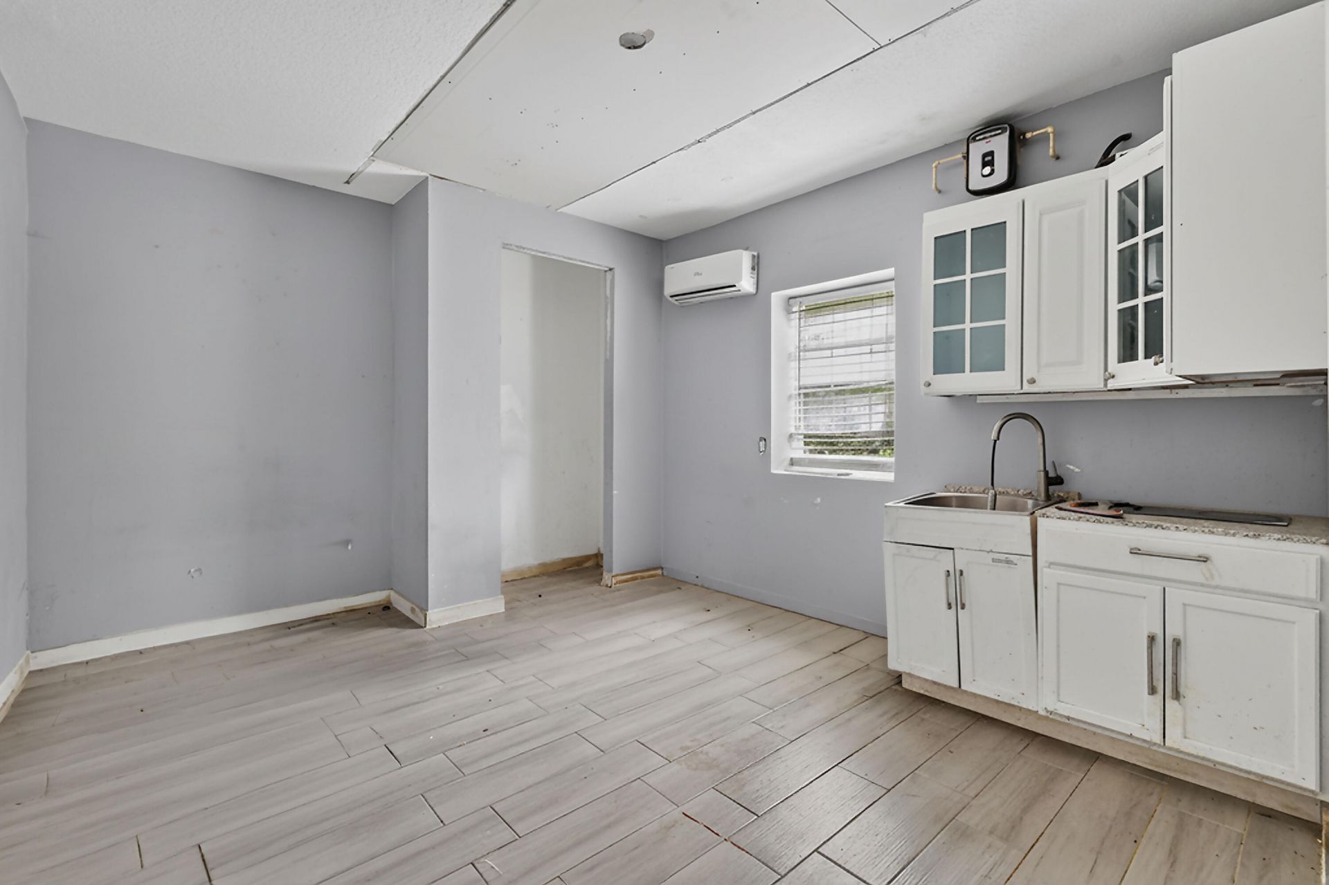 700 Cresta Circle, West Palm Beach, FL 33413 Photo