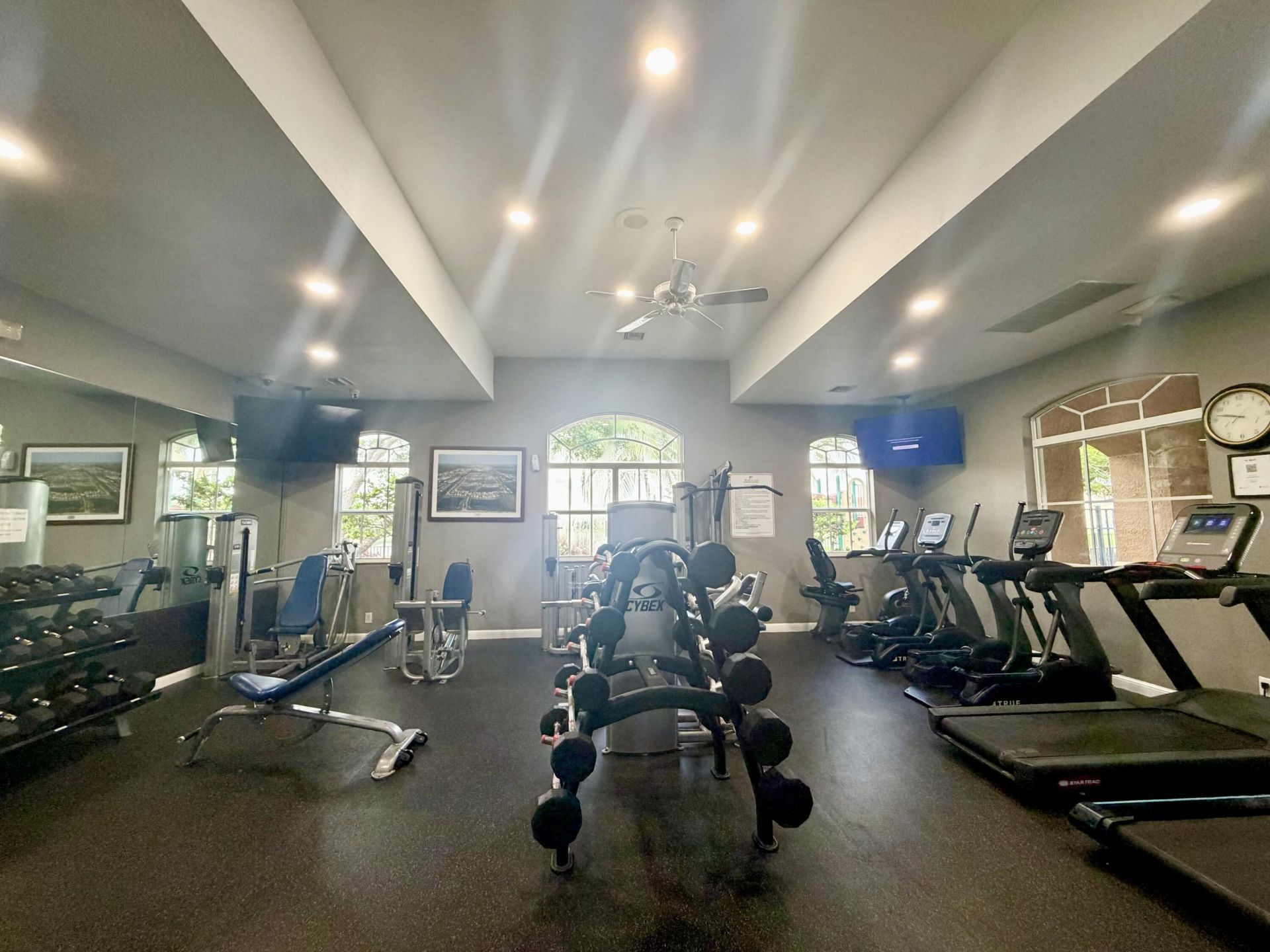 700 Cresta Circle, West Palm Beach, FL 33413 Photo