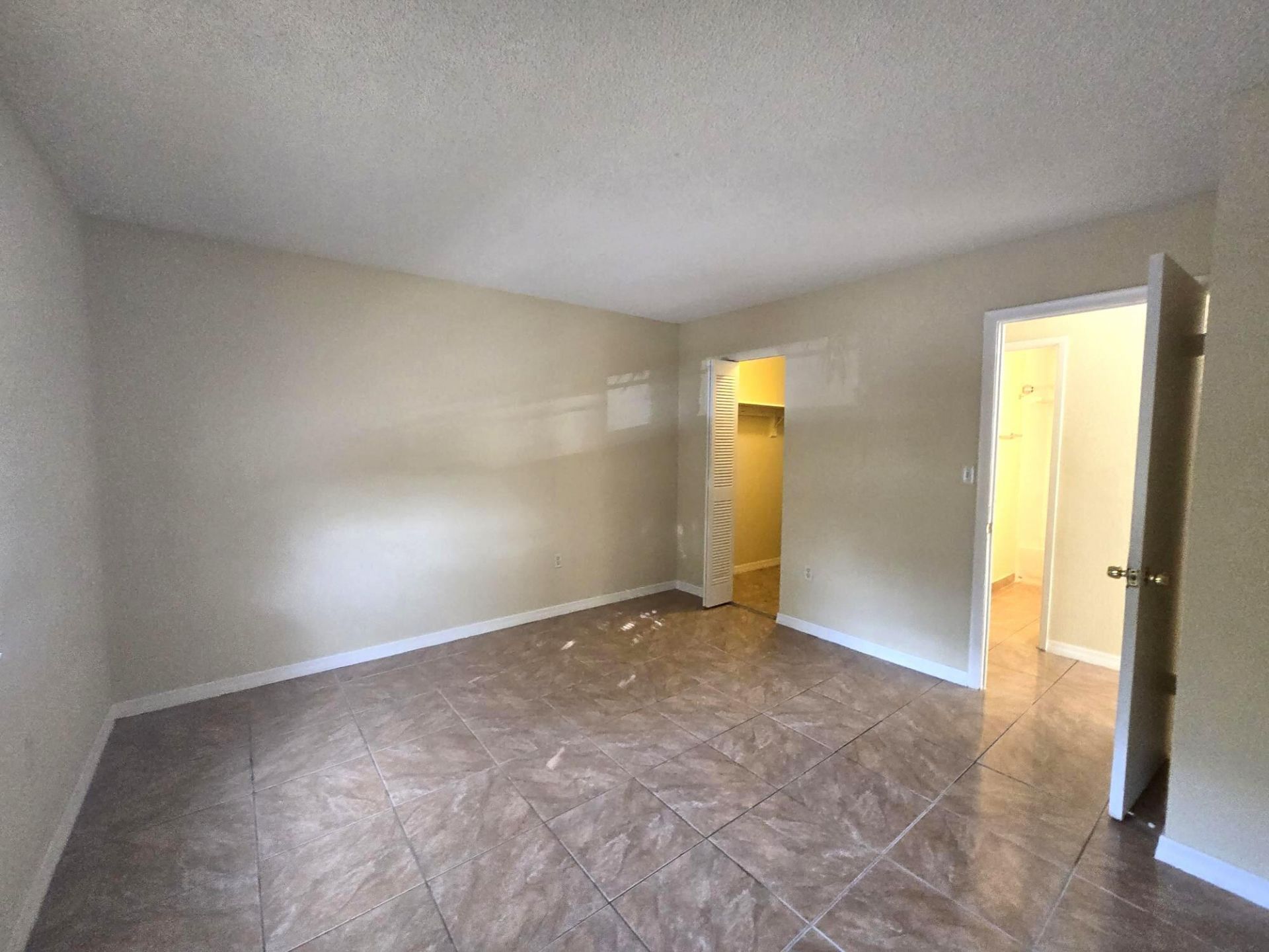411 Executive Center Drive, Unit 210, West Palm Beach, FL 33401 Photo