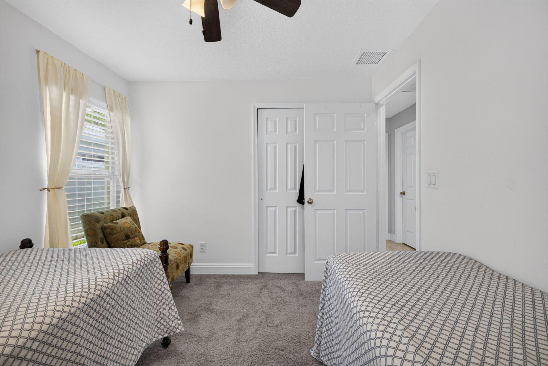 9760 Palm Breezes Drive, Fort Pierce, FL 34945 Photo
