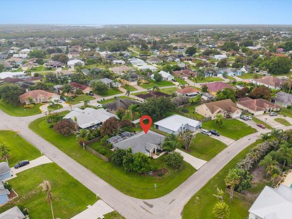 2711 SE Fall Street, Port St. Lucie, FL 34984