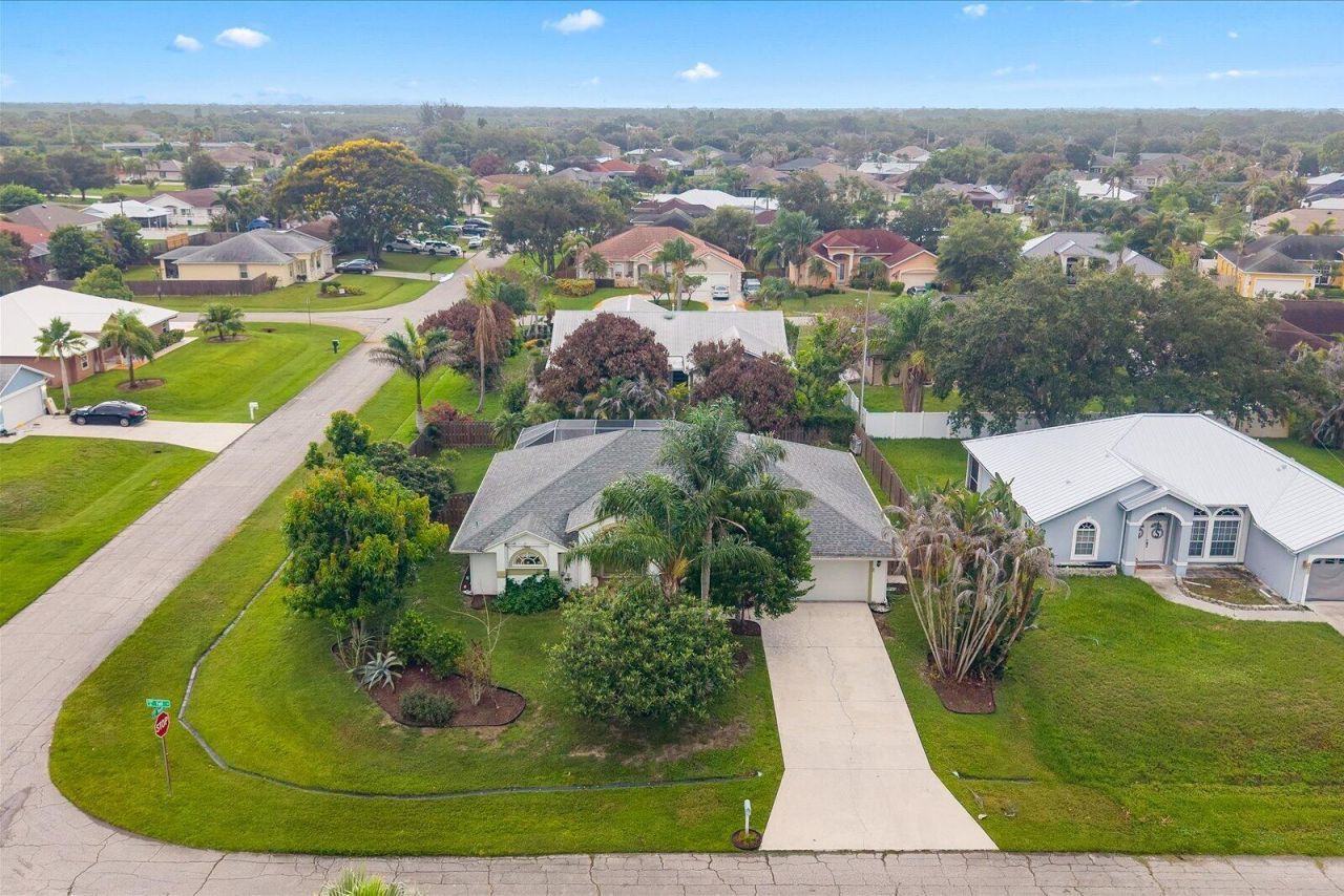 2711 SE Fall Street, Port Saint Lucie, FL 34984 Photo