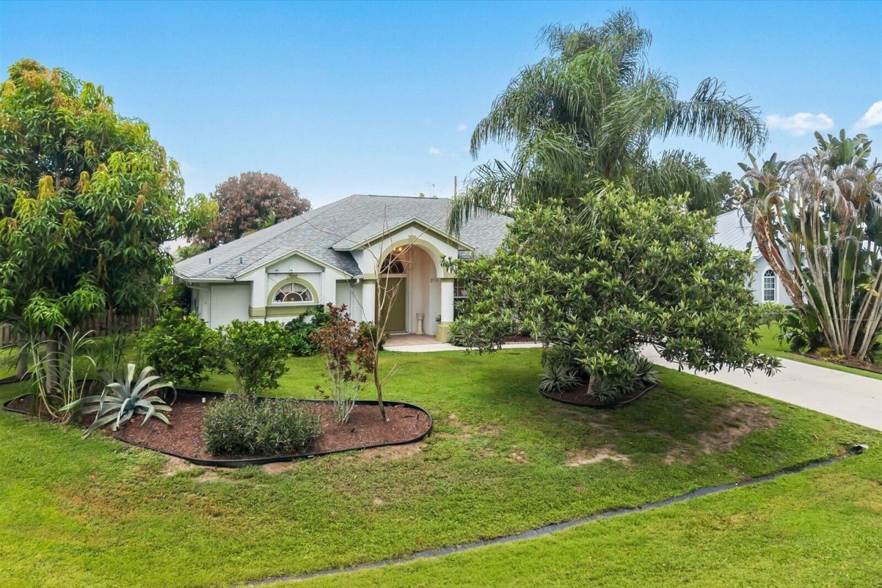 2711 SE Fall Street, Port Saint Lucie, FL 34984 Photo