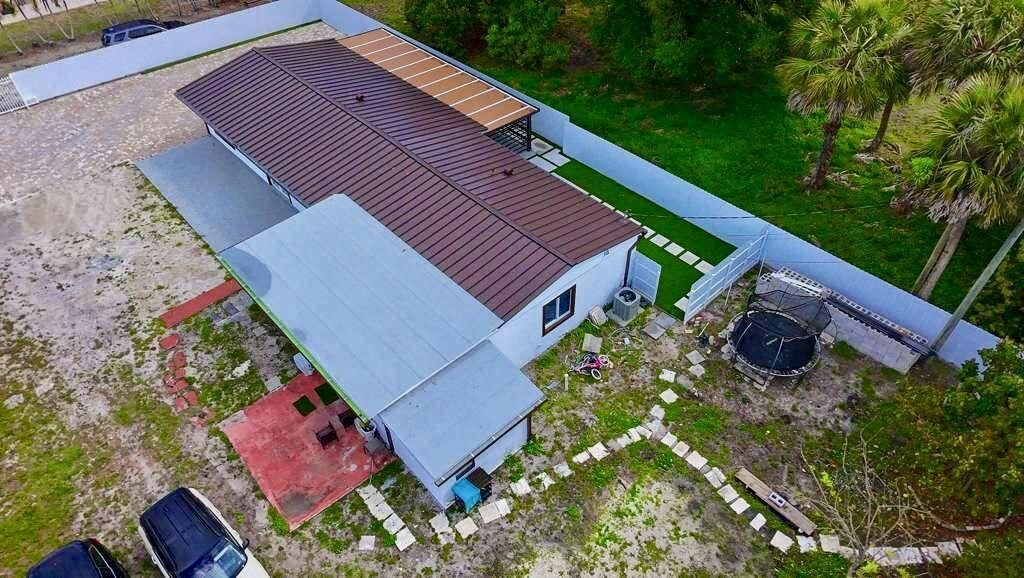 696 Arlington Drive, West Palm Beach, FL 33415 Photo
