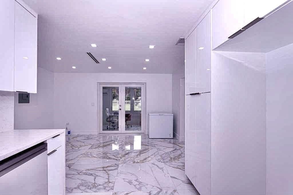696 Arlington Drive, West Palm Beach, FL 33415 Photo