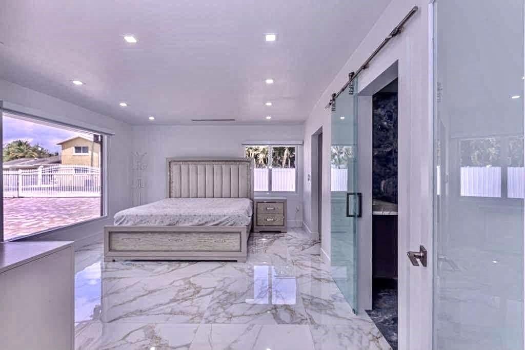 696 Arlington Drive, West Palm Beach, FL 33415 Photo