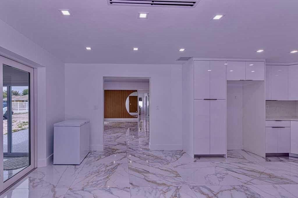 696 Arlington Drive, West Palm Beach, FL 33415 Photo