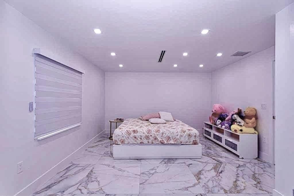 696 Arlington Drive, West Palm Beach, FL 33415 Photo