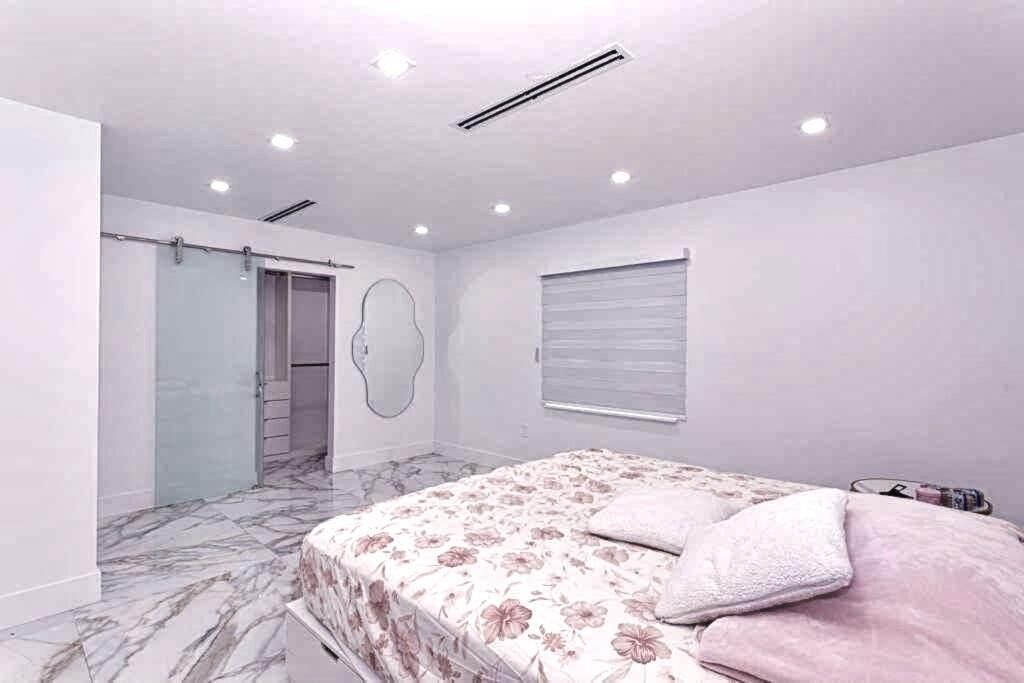 696 Arlington Drive, West Palm Beach, FL 33415 Photo