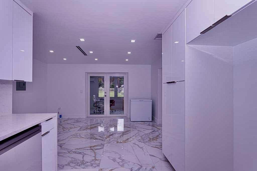696 Arlington Drive, West Palm Beach, FL 33415 Photo