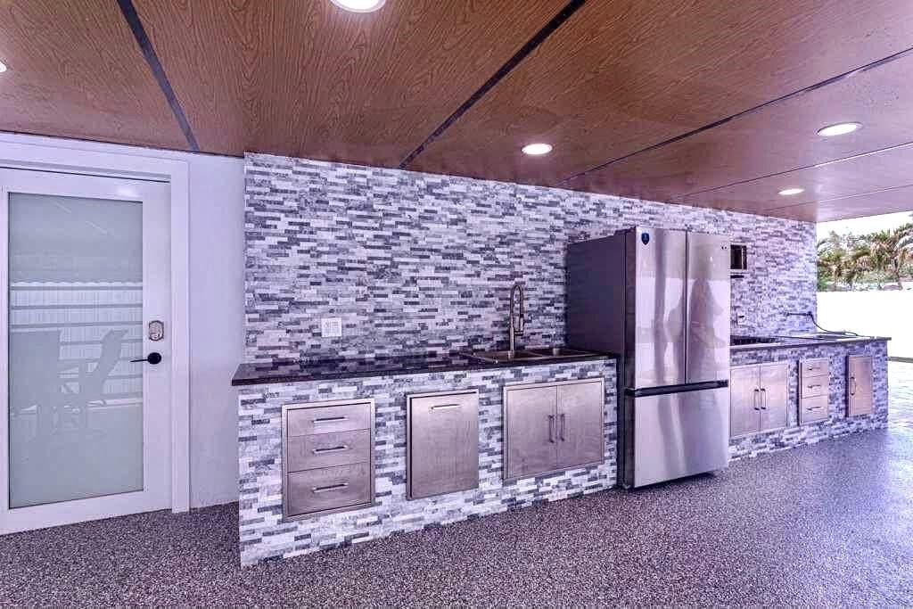 696 Arlington Drive, West Palm Beach, FL 33415 Photo