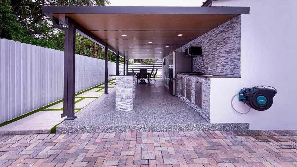 696 Arlington Drive, West Palm Beach, FL 33415 Photo
