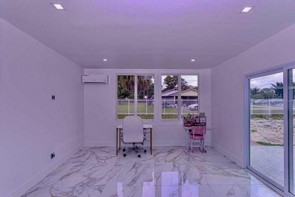 696 Arlington Drive, West Palm Beach, FL 33415 Photo