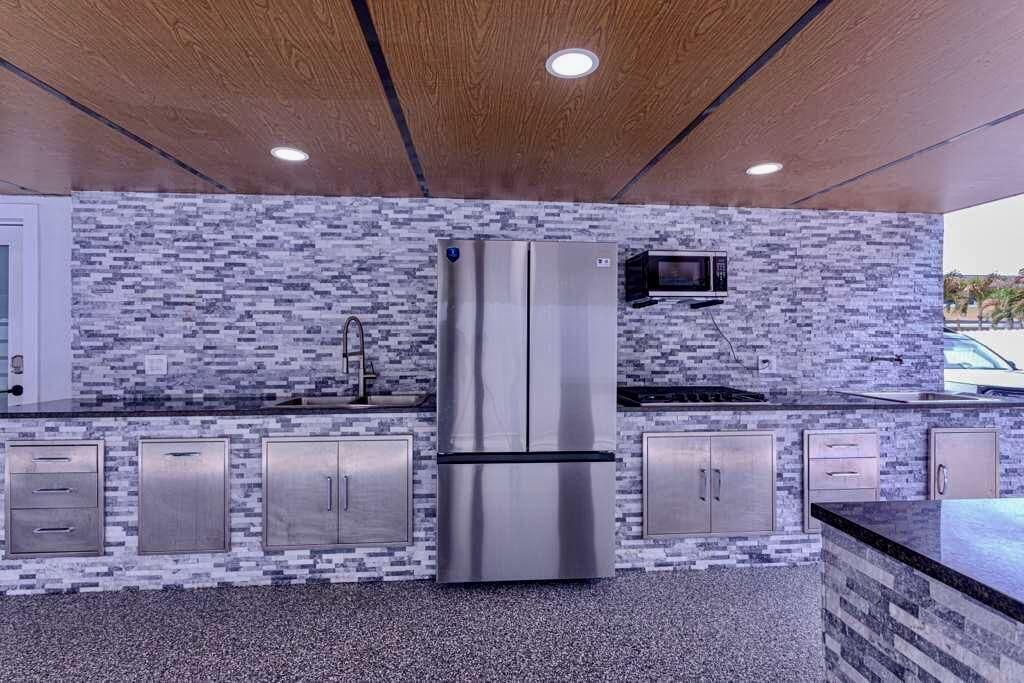 696 Arlington Drive, West Palm Beach, FL 33415 Photo