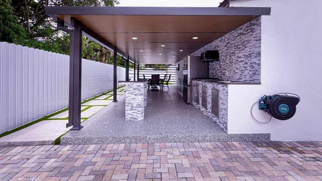 696 Arlington Drive, West Palm Beach, FL 33415 Photo