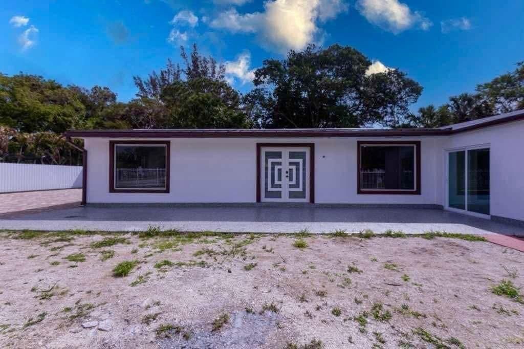 696 Arlington Drive, West Palm Beach, FL 33415 Photo