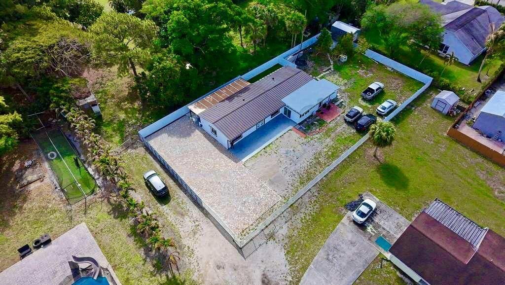 696 Arlington Drive, West Palm Beach, FL 33415 Photo