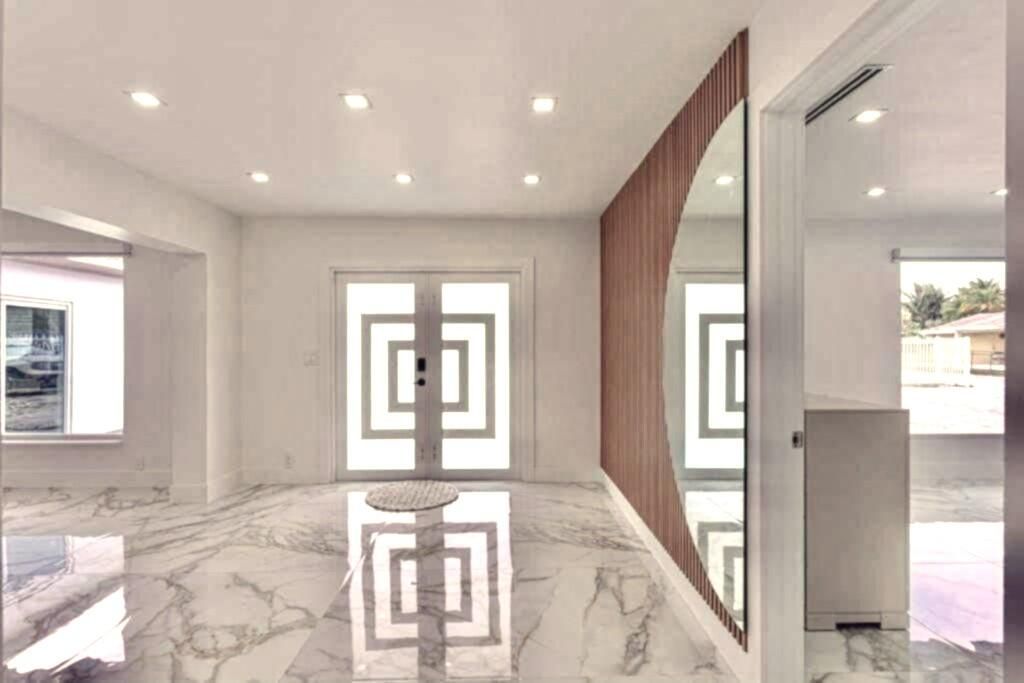 696 Arlington Drive, West Palm Beach, FL 33415 Photo