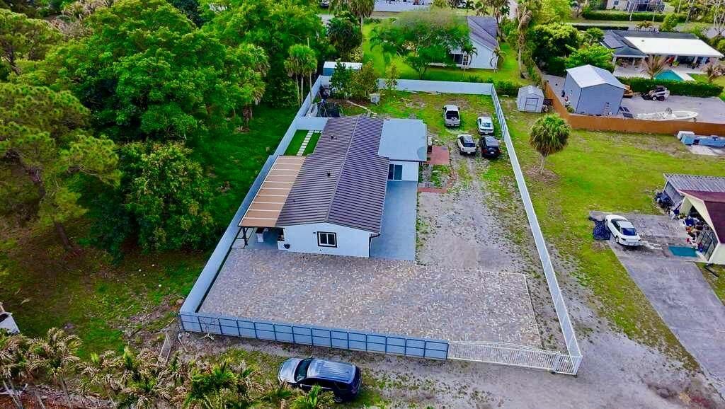 696 Arlington Drive, West Palm Beach, FL 33415 Photo