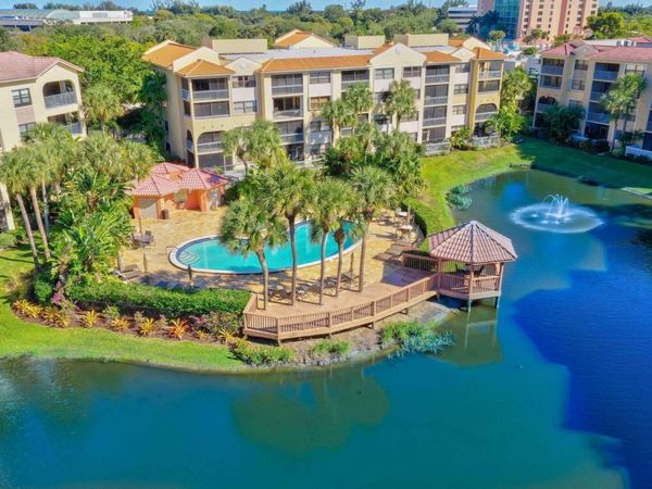 700 Uno Lago Drive, Unit 403, Juno Beach, FL 33408
