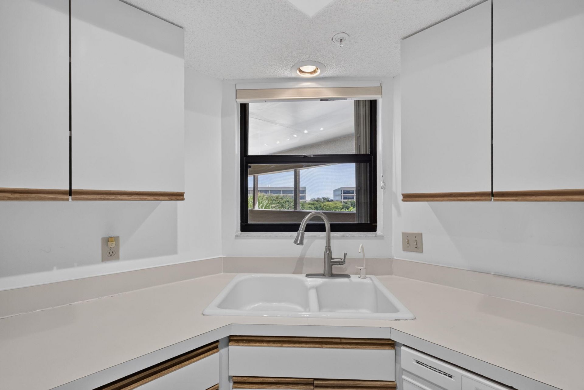 700 Uno Lago Drive, Unit 403, Juno Beach, FL 33408 Photo