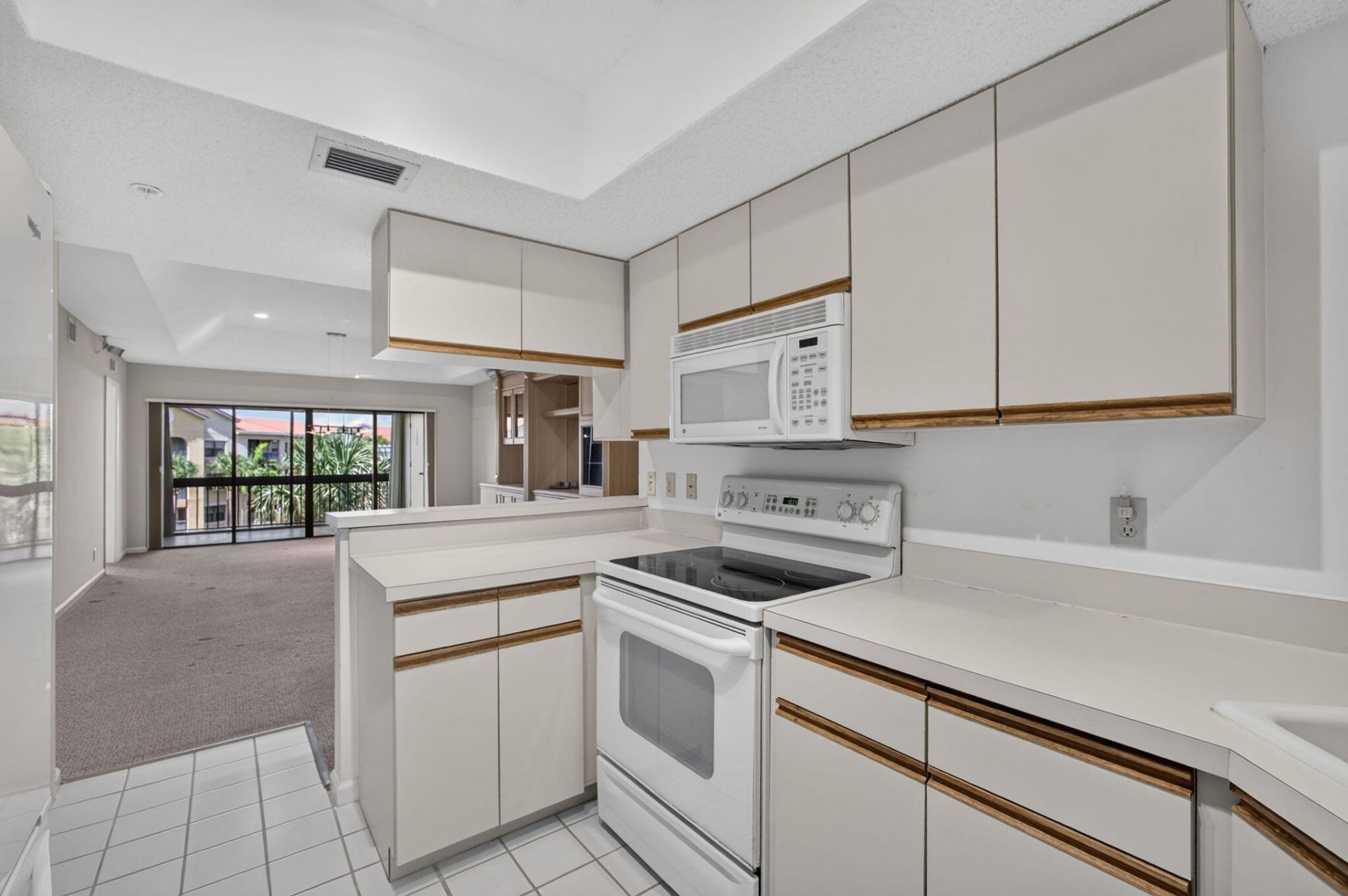 700 Uno Lago Drive, Unit 403, Juno Beach, FL 33408 Photo