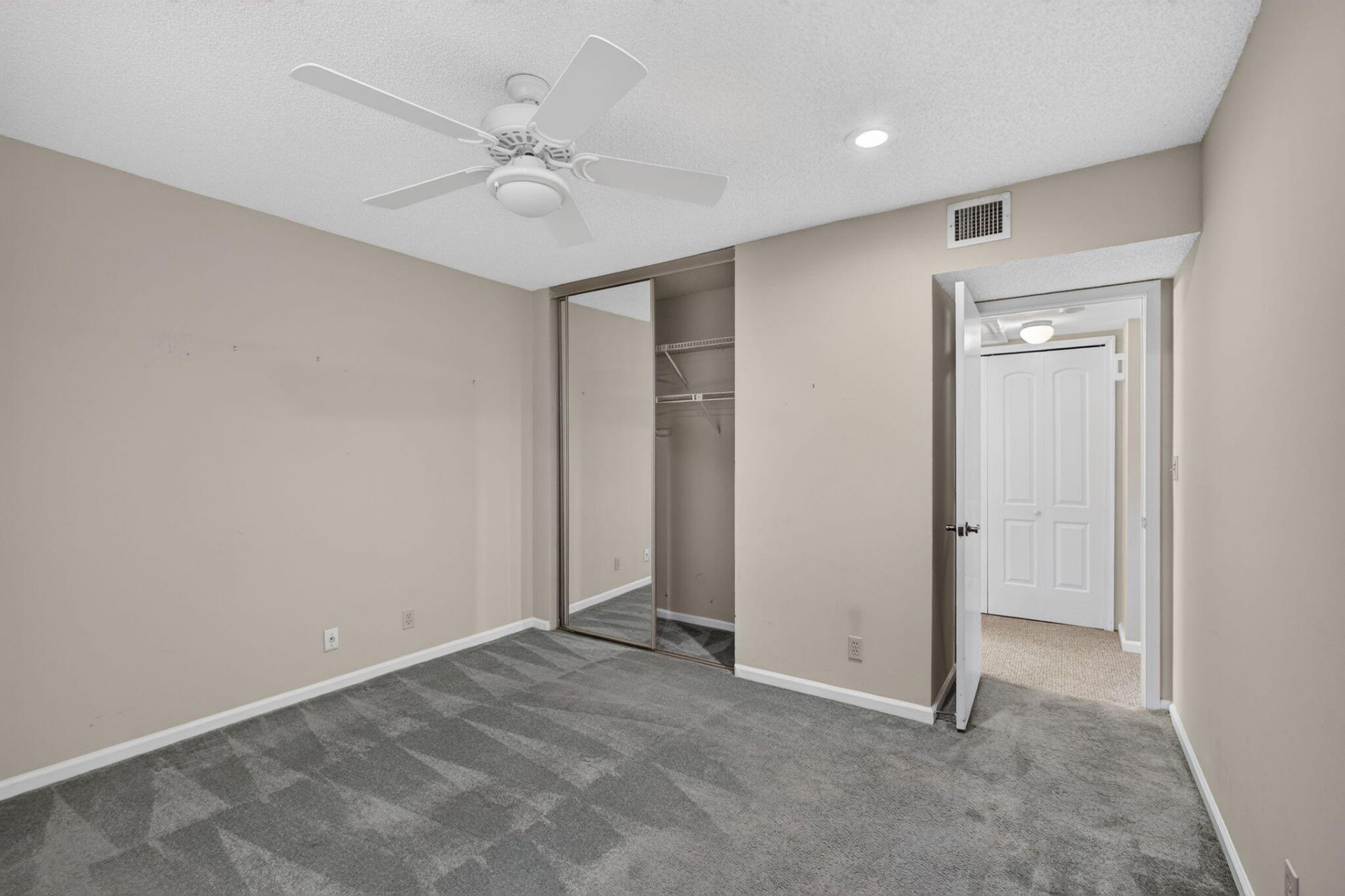 700 Uno Lago Drive, Unit 403, Juno Beach, FL 33408 Photo
