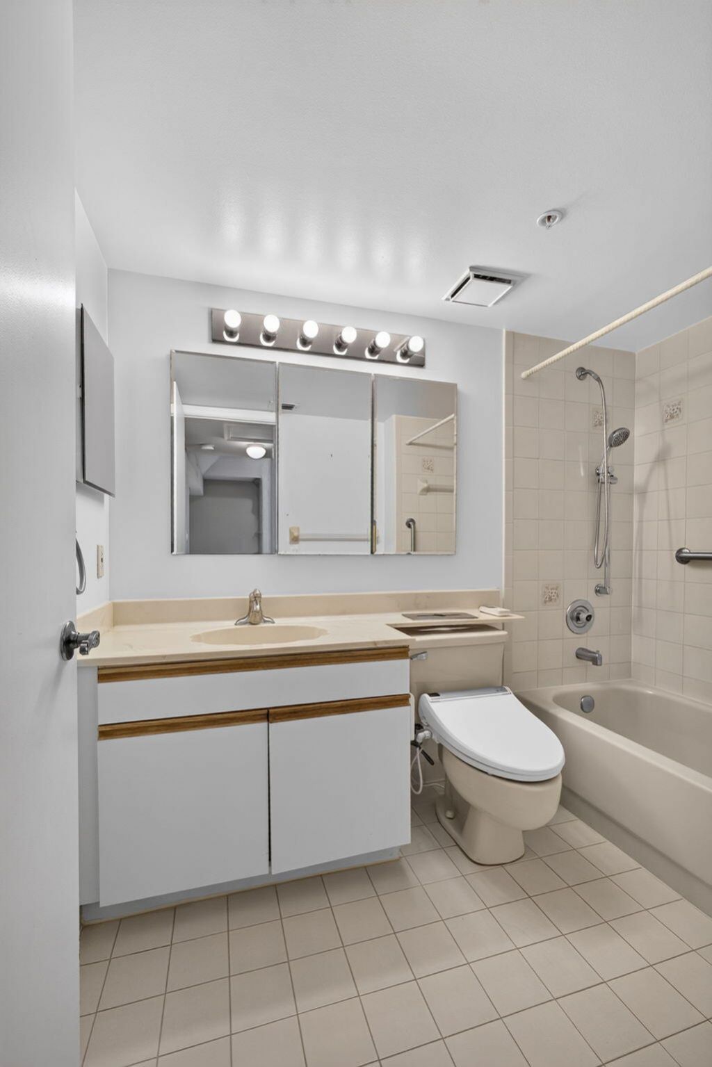 700 Uno Lago Drive, Unit 403, Juno Beach, FL 33408 Photo