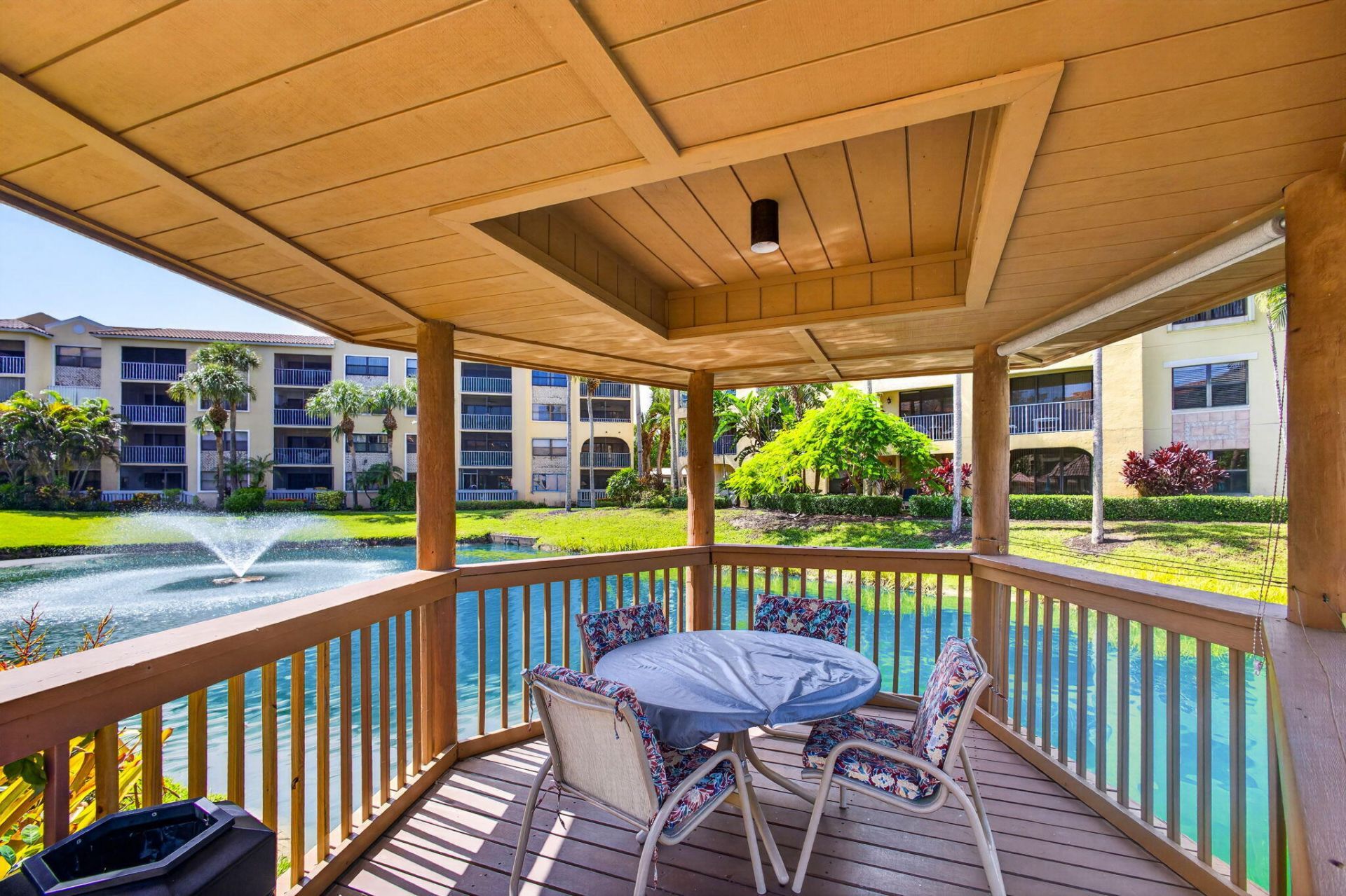700 Uno Lago Drive, Unit 403, Juno Beach, FL 33408 Photo