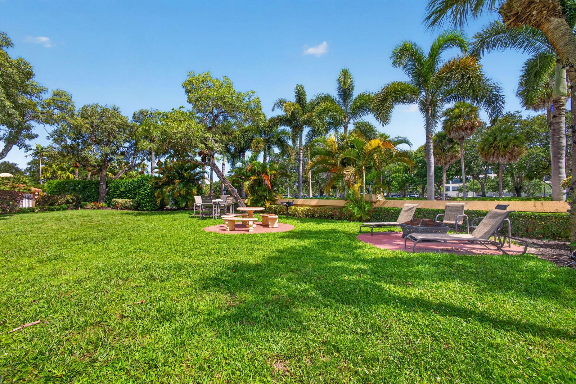 700 Uno Lago Drive, Unit 403, Juno Beach, FL 33408 Photo