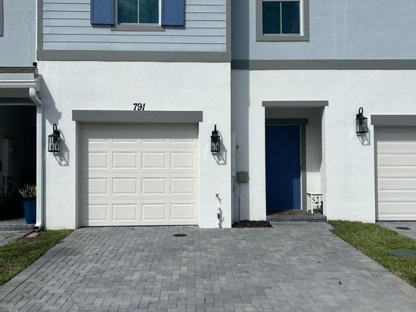 791 NE Trailside Run, Port St. Lucie, FL 34983