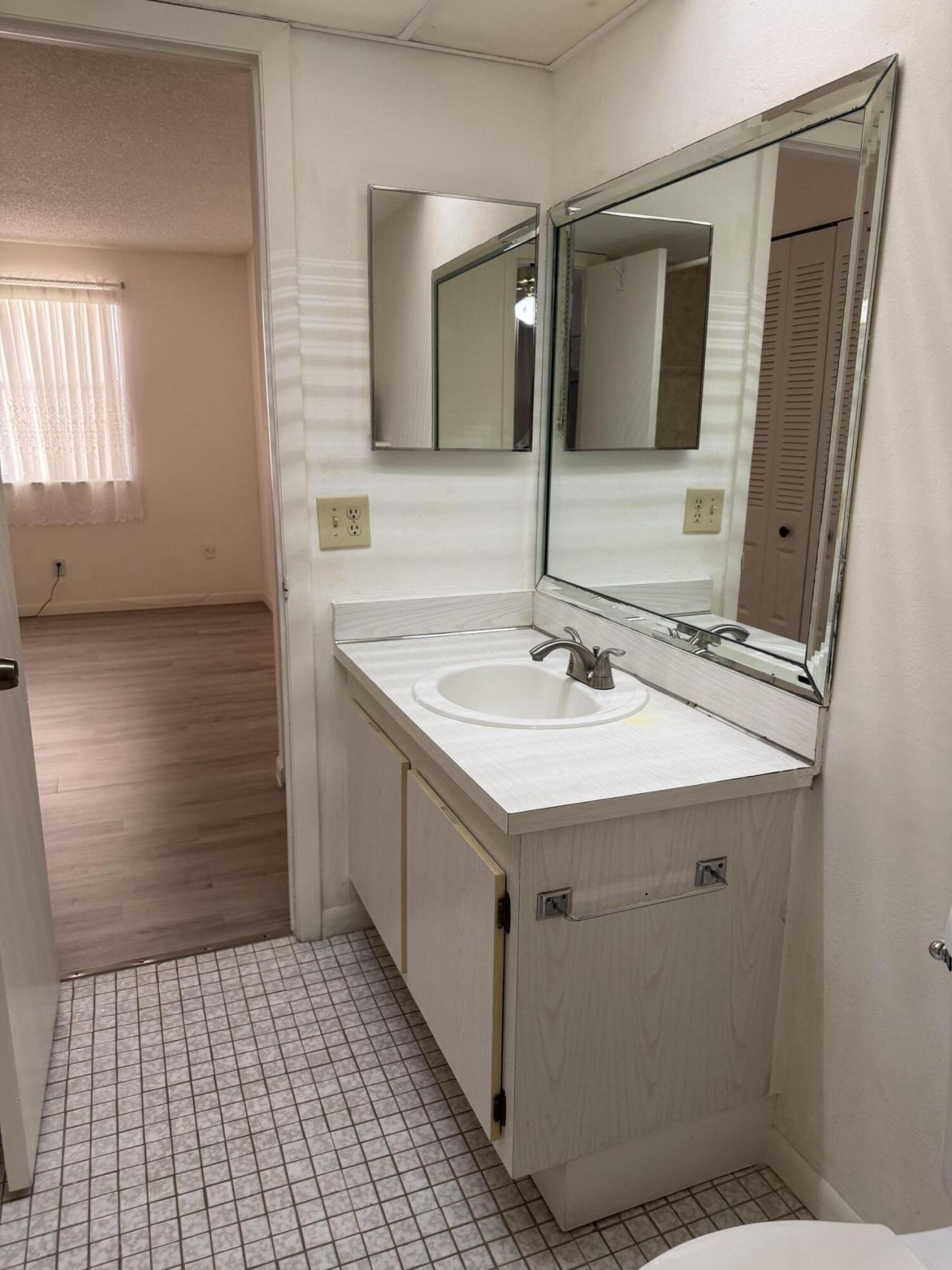 10442 Sunrise Lakes Boulevard, Unit 210, Sunrise, FL 33322 Photo