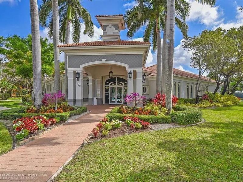 8023 Big Pine Way, Riviera Beach, FL 33407 Photo