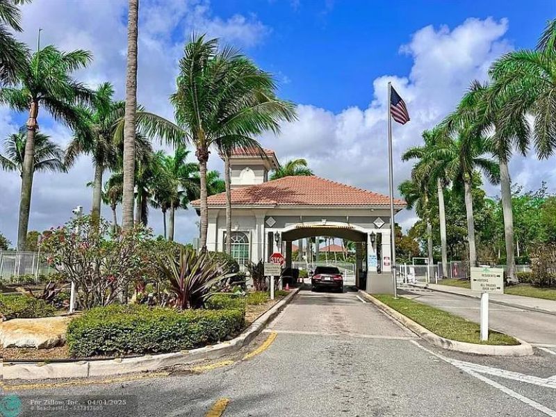8023 Big Pine Way, Riviera Beach, FL 33407 Photo