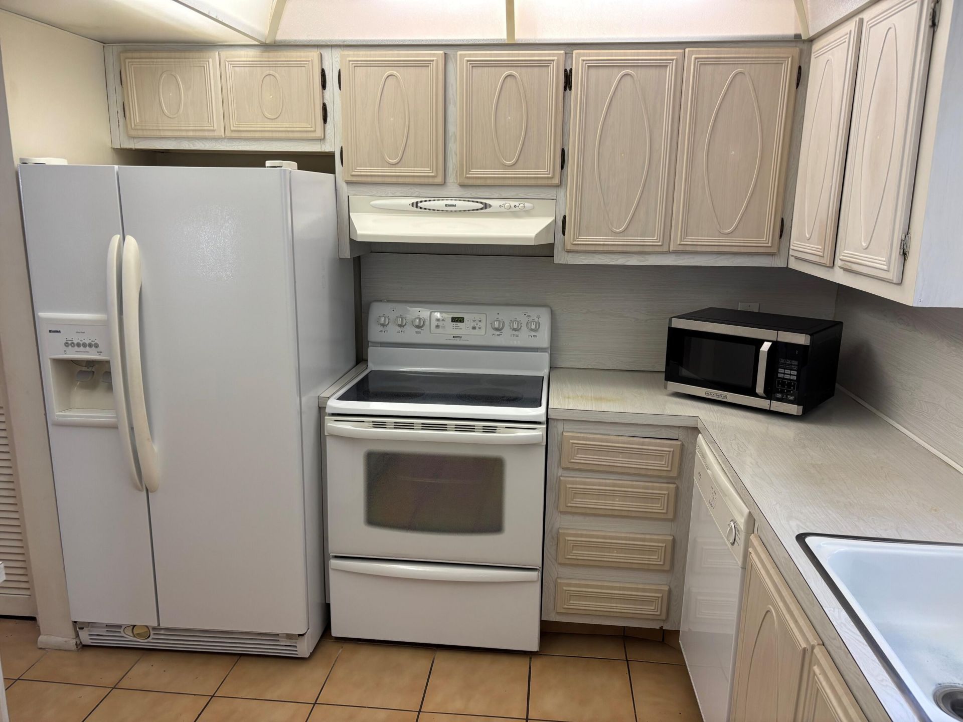 301 N Pine Island Road, Unit 105, Plantation, FL 33324 Photo