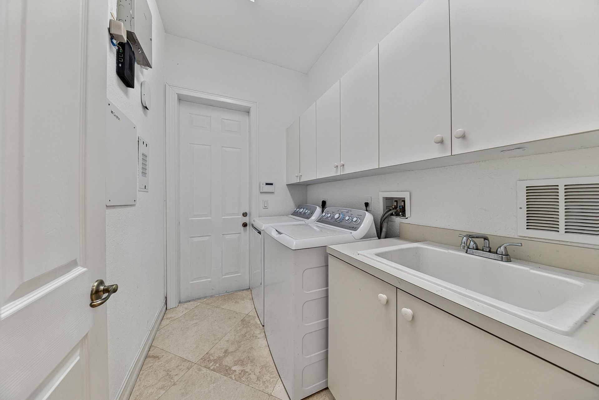 7233 NW 123rd Avenue, Parkland, FL 33076 Photo