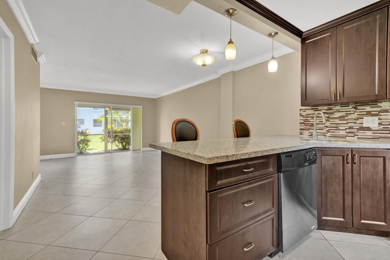 5501 NW 2nd Avenue, Unit 111, Boca Raton, FL 33487 Photo