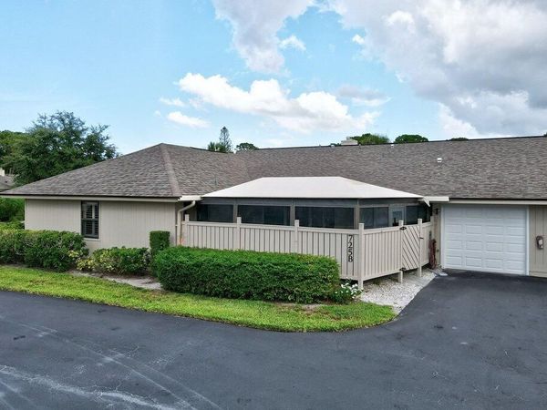725 Timber Ridge Trail SW, Unit B, Vero Beach, FL 32962