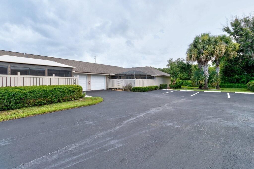 725 Timber Ridge Trail Sw, Unit B, Vero Beach, FL 32962 Photo