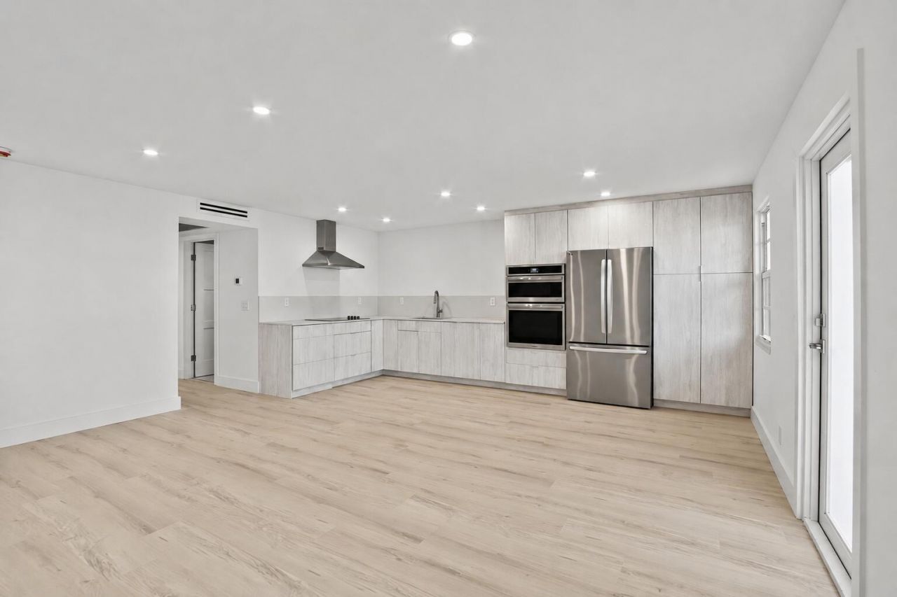 1023 Guildford, Unit B, Boca Raton, FL 33434 Photo