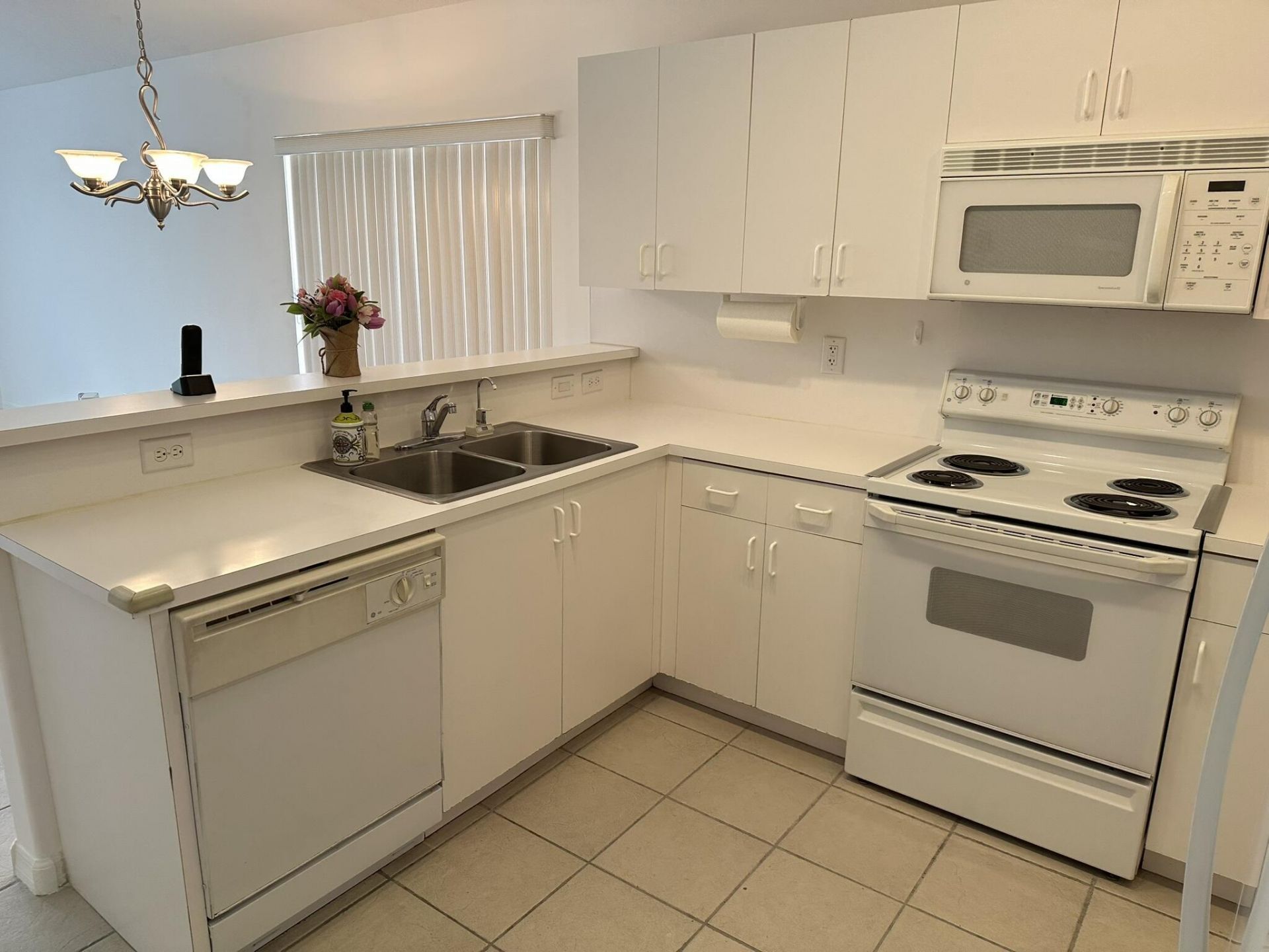 16323 SW 6th Street, Pembroke Pines, FL 33027 Photo