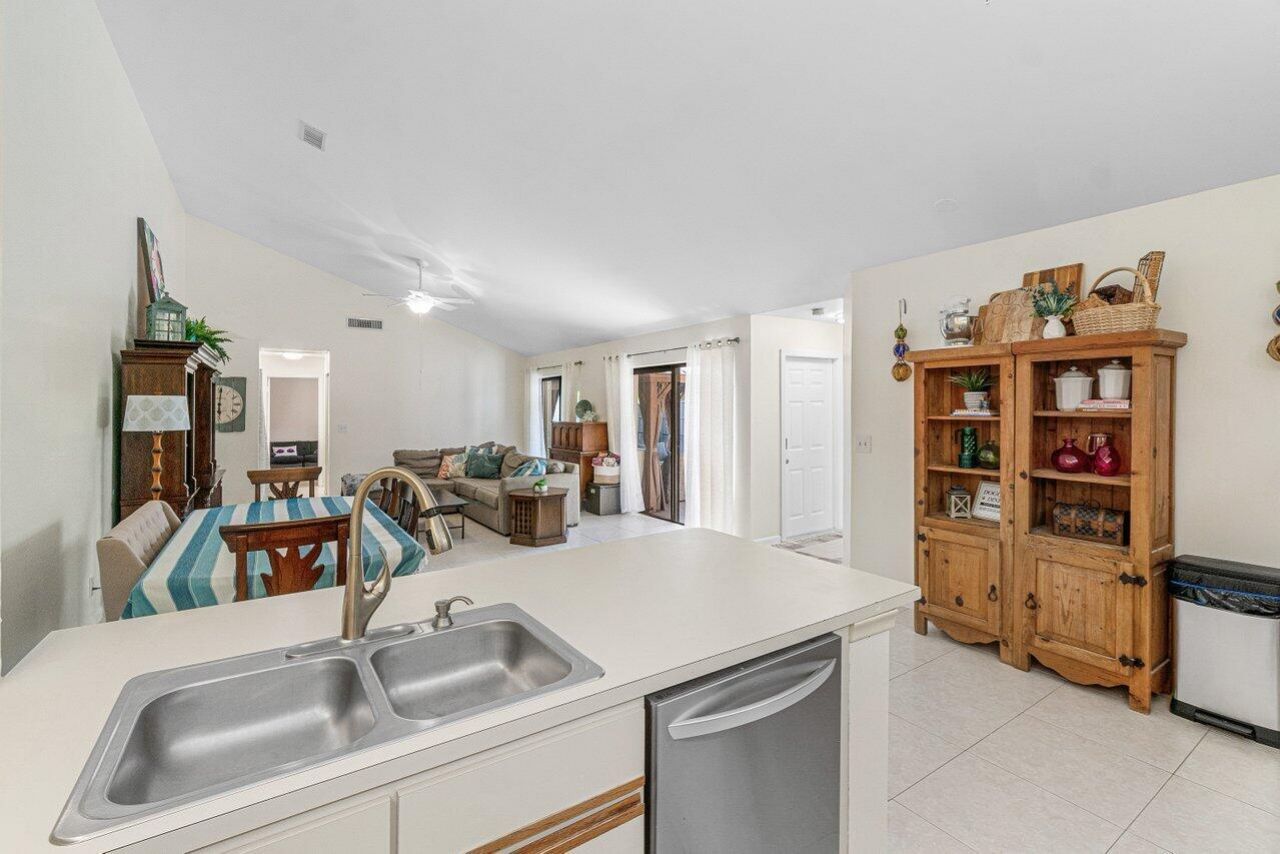 8912 Thumbwood Circle, Unit B, Boynton Beach, FL 33436 Photo